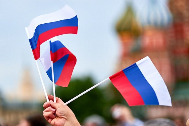 В Москве в честь 350-летия российского флага пройдут концерты, флешмобы, квесты и представления